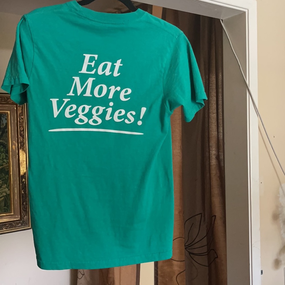 Sporty & Rich Eat Your Veggies Shirt in SMALL
